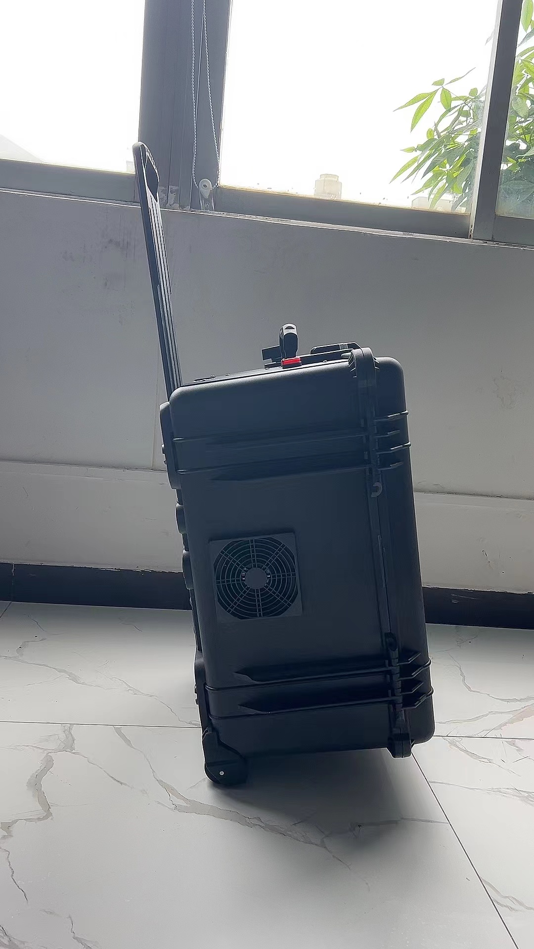杨浦手拉箱型移动通信干扰器